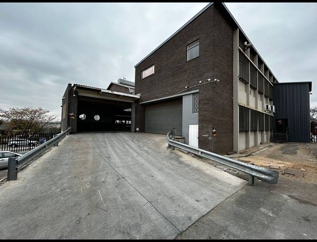 1,985M² WAREHOUSE TO LET IN KEW